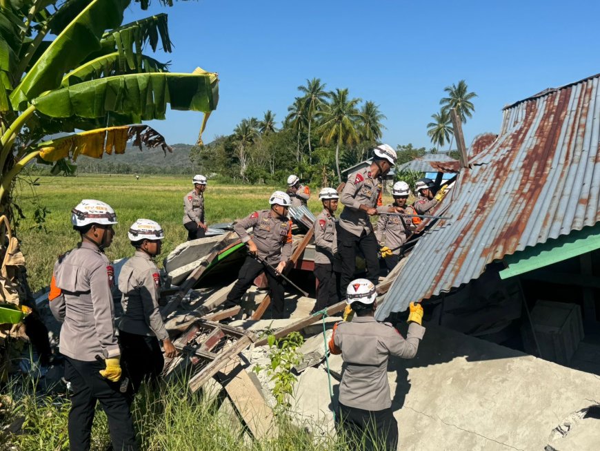 *Gunung Sinabung Berstatus Siaga, 176 Personel Polri Dikerahkan untuk Layani dan Lindungi Masyarakat*